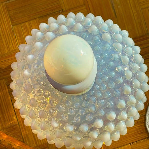 COPY - ⭐️Host Pick! 🌹⭐️ Vintage Hobnail opalescent perfume bottle w/stopper - Picture 4 of 11